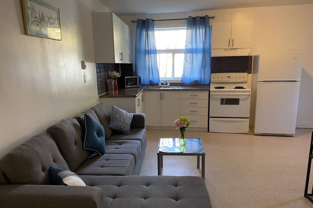 Photo of Livingroom in Gravenhurst