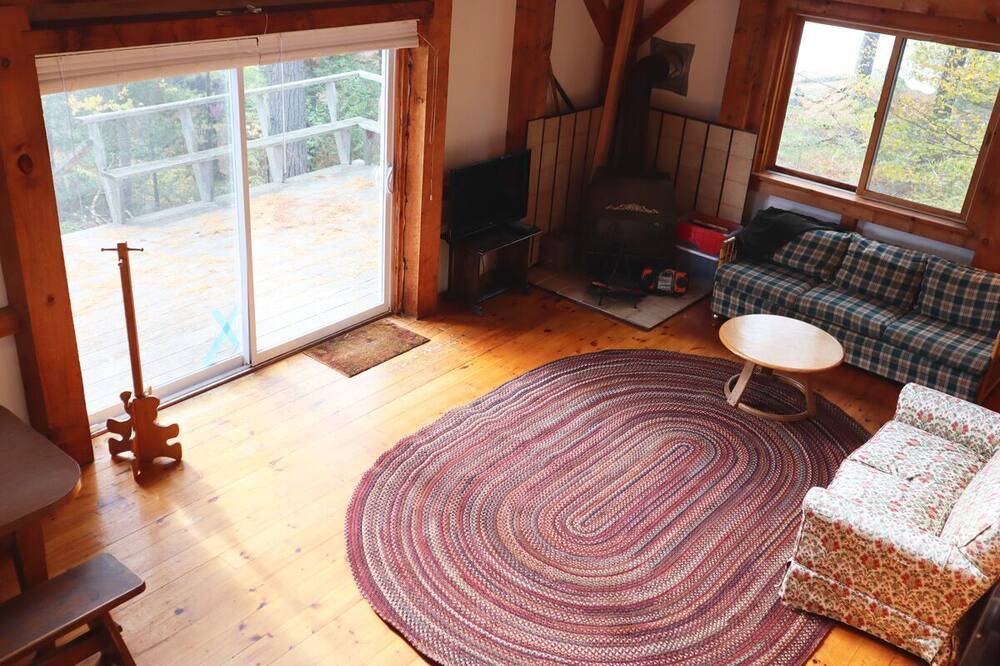 Photo of Livingroom in Frontenac