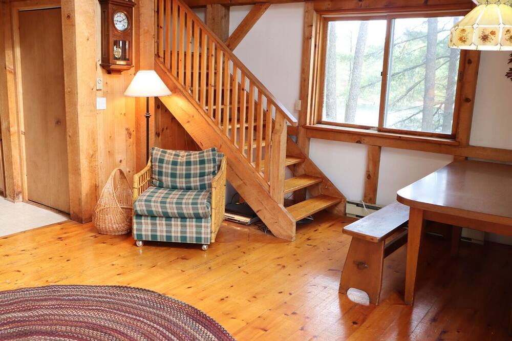 Photo of Livingroom in Frontenac