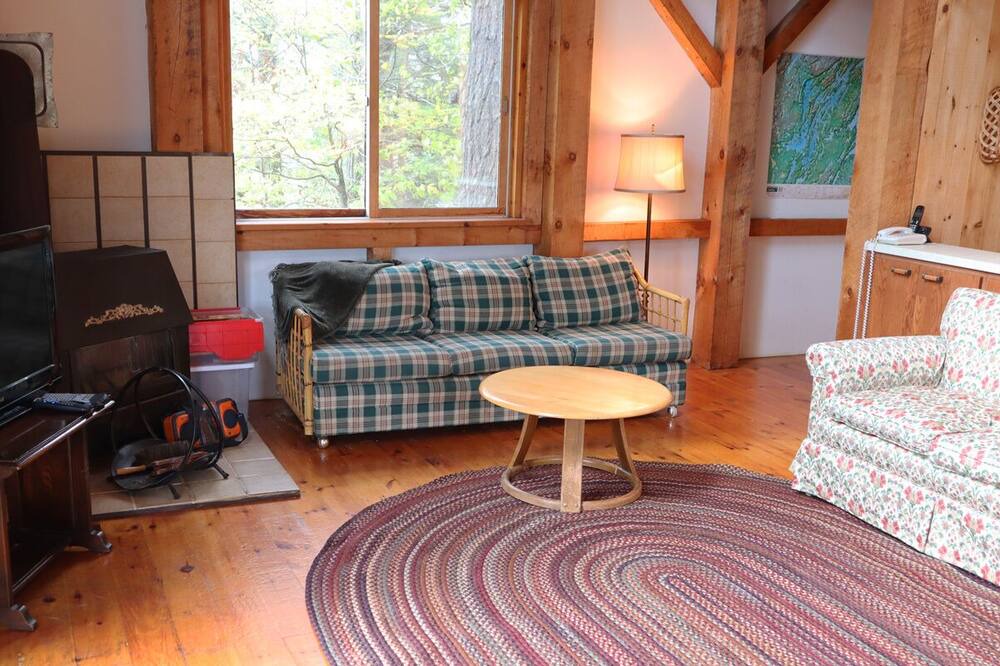 Photo of Livingroom in Frontenac