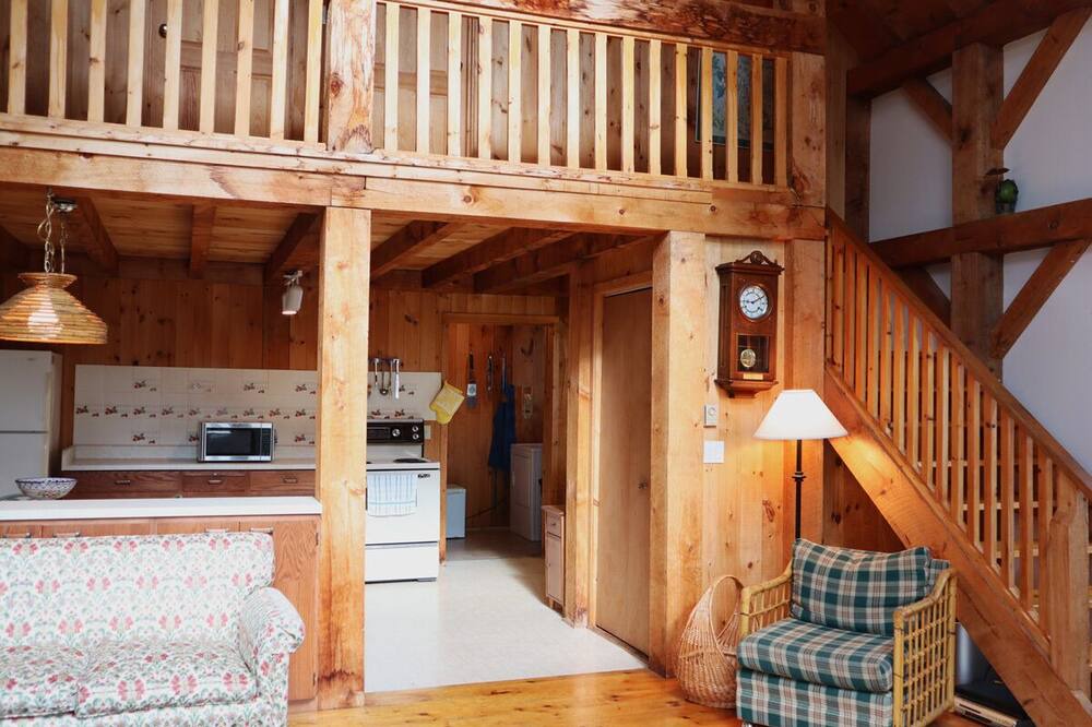 Photo of Livingroom in Frontenac