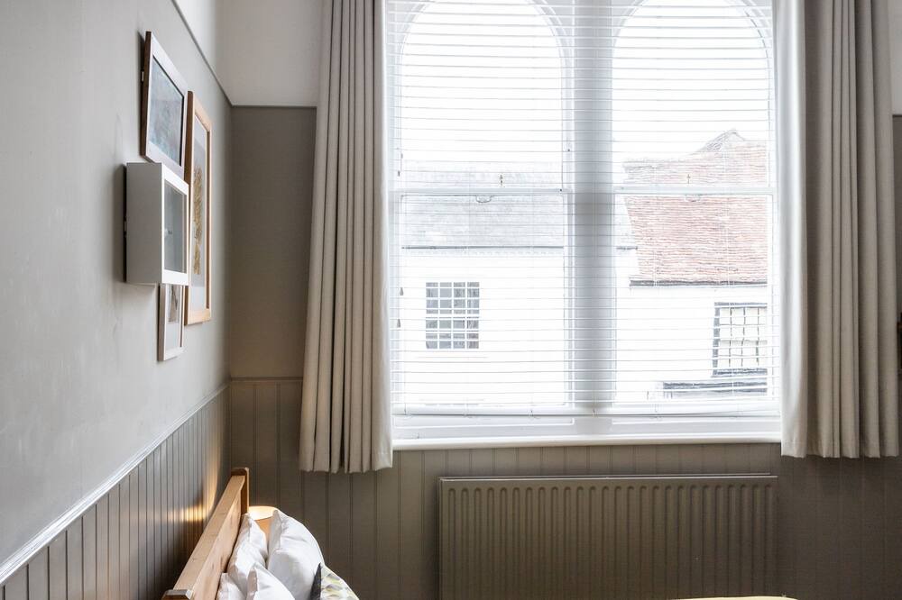 Photo of Others in Wye