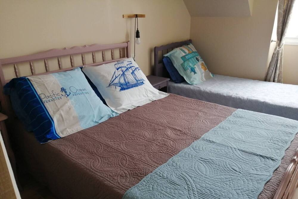 Photo of Bedroom in Lanhelin