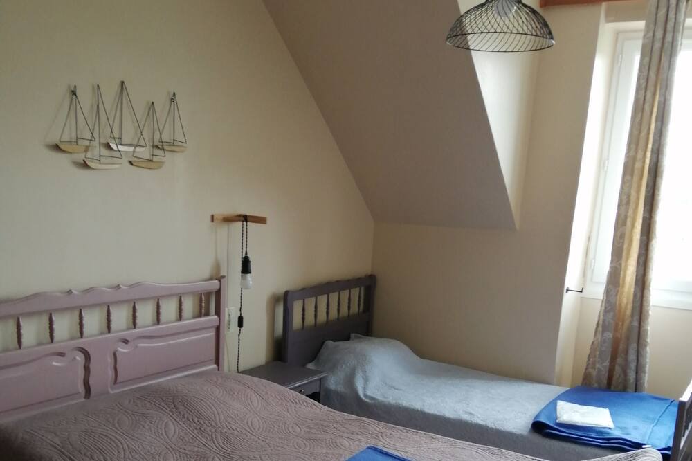 Photo of Bedroom in Lanhelin
