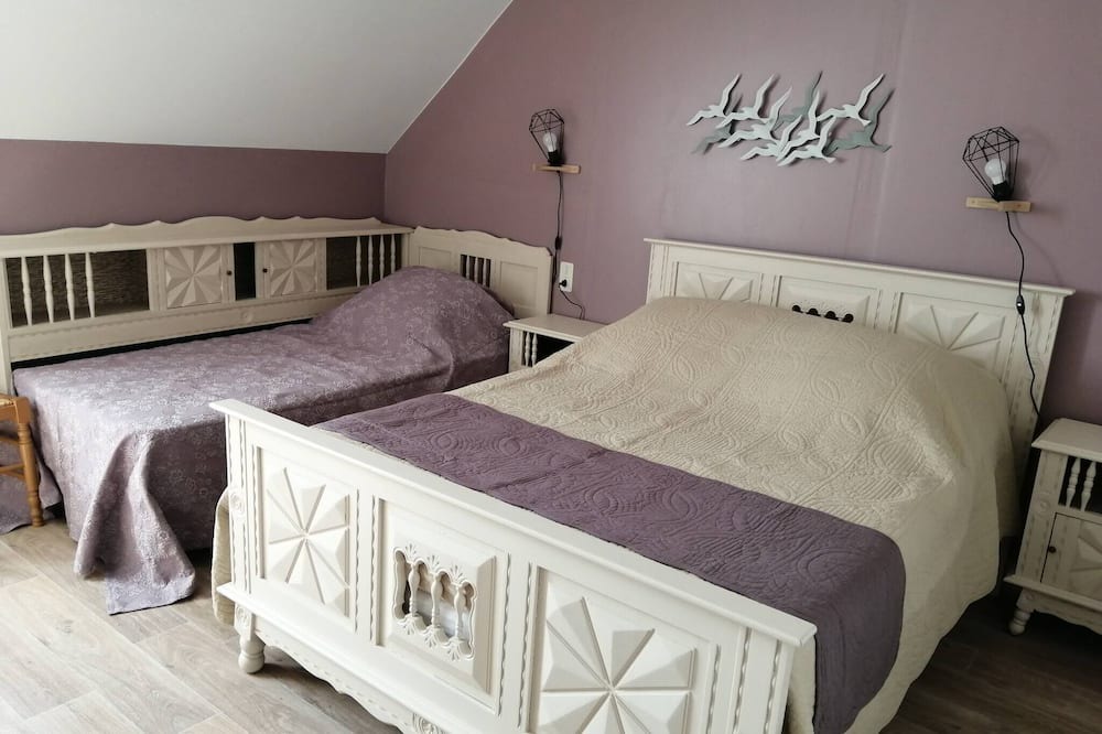 Photo of Bedroom in Lanhelin