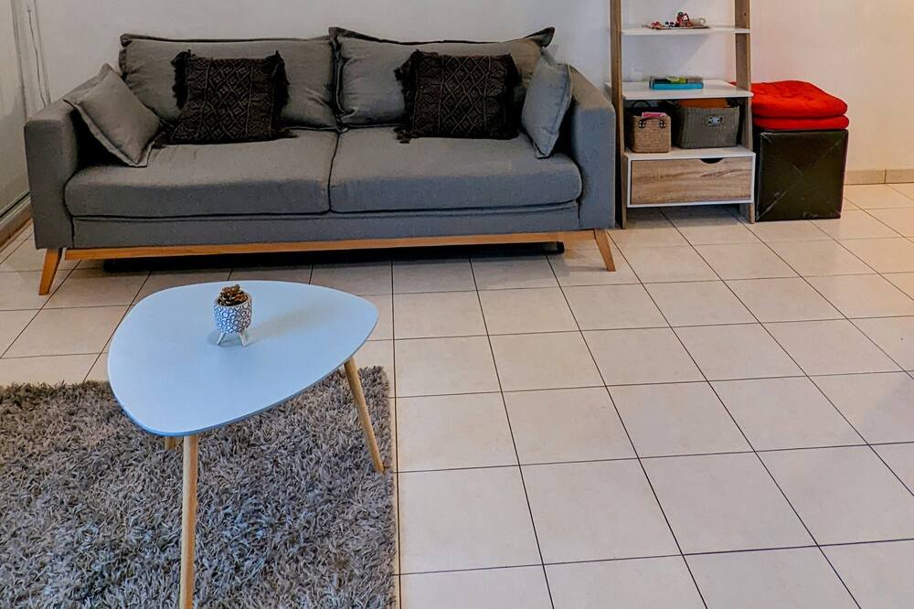 Photo of Livingroom in Colombes