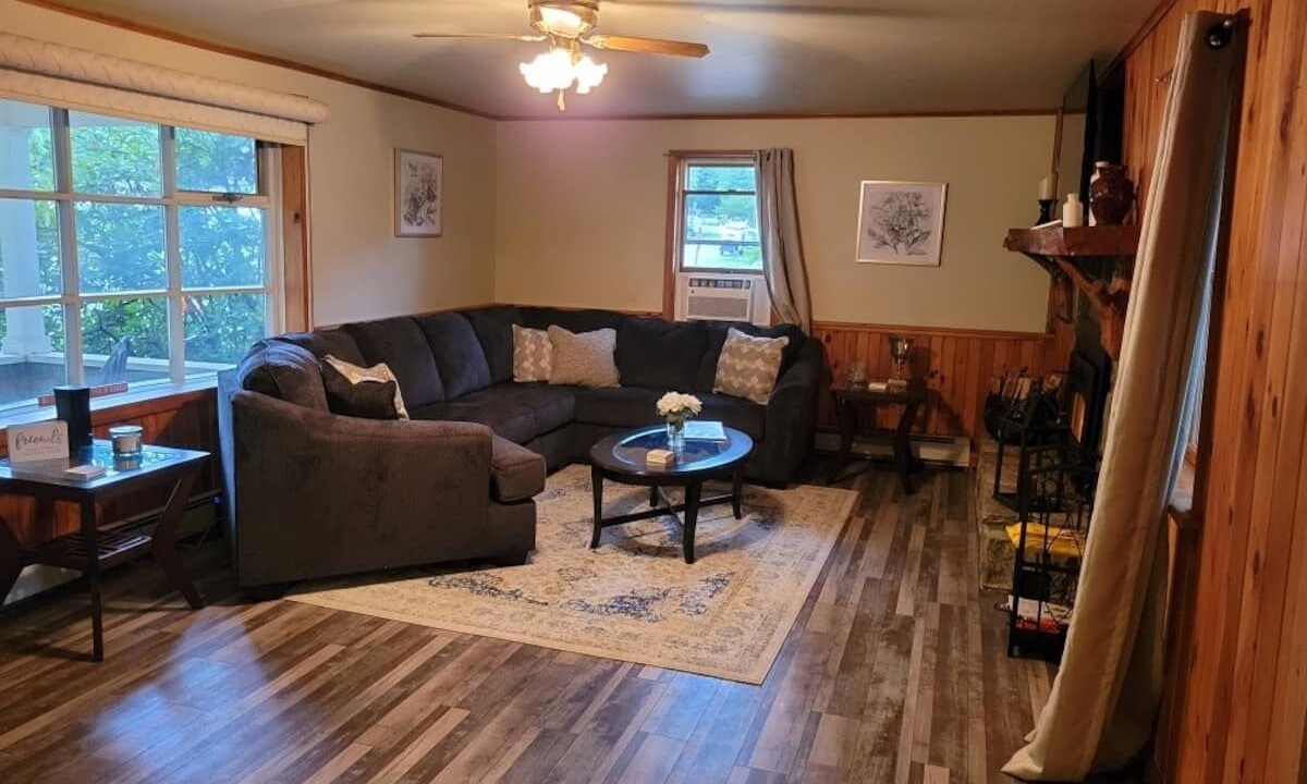 Photo of Livingroom in Northville