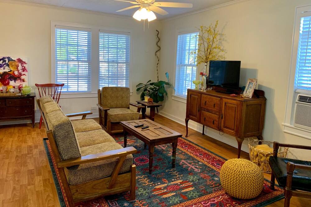 Photo of Livingroom in Edna