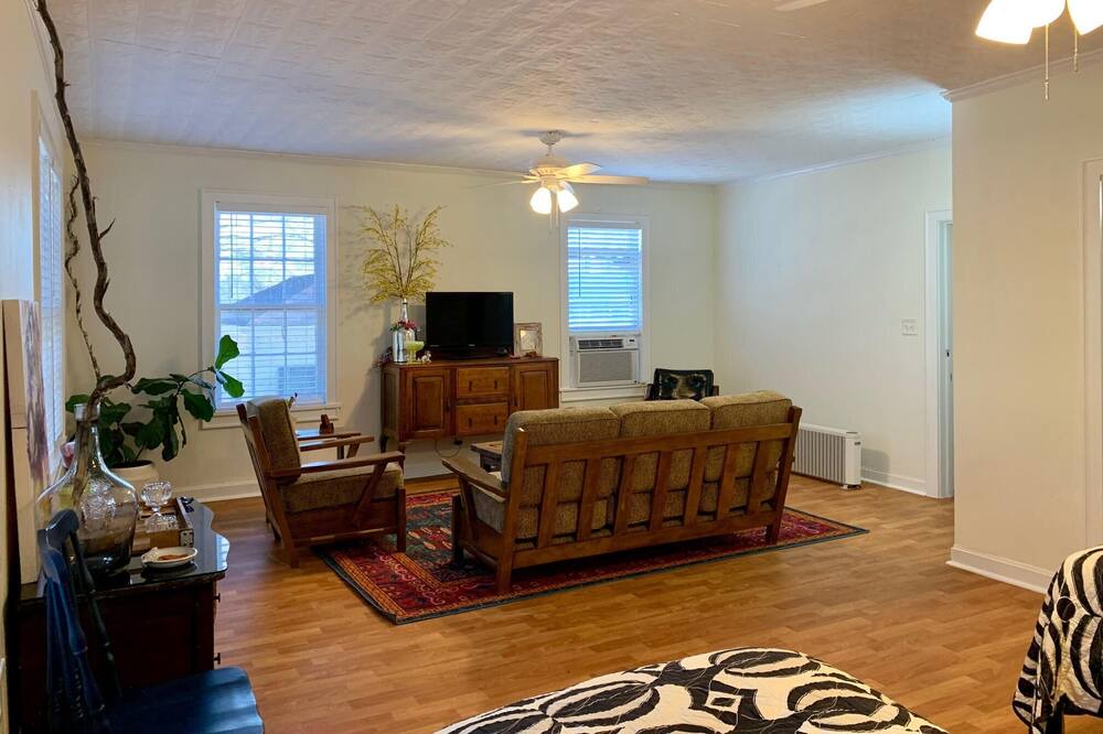 Photo of Livingroom in Edna