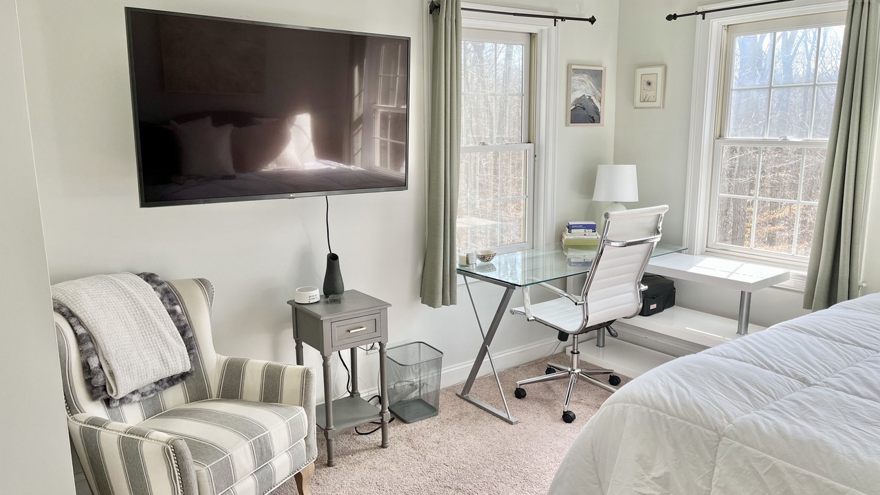 Photo of Bedroom in Old Saybrook