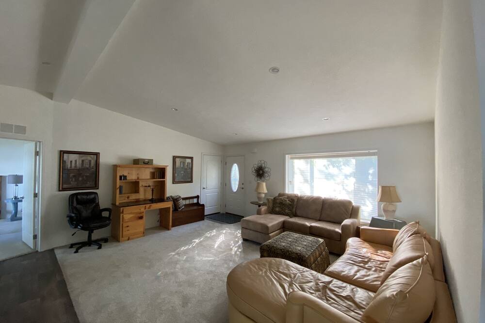 Photo of Livingroom in Battle Lake
