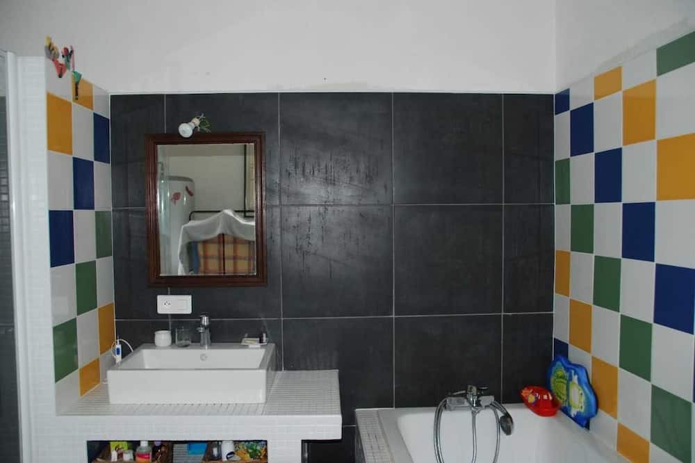 Photo of Bathroom in Chantelle