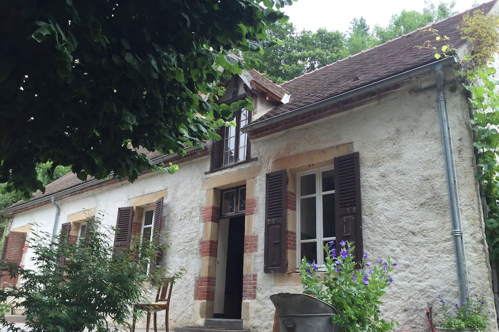 Photo of Outdoor in Chantelle