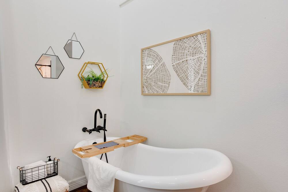 Photo of Bathroom in Spring