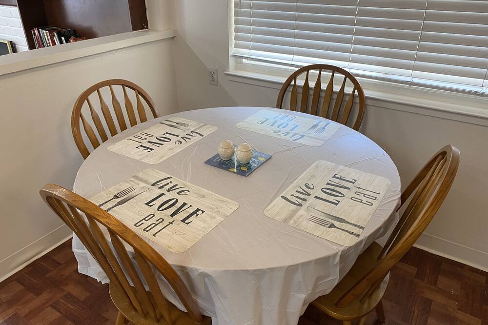 Photo of Kitchen in Foothill Farms