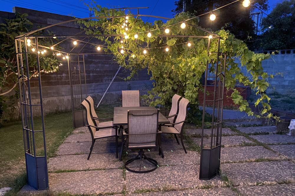 Photo of Outdoor in Foothill Farms