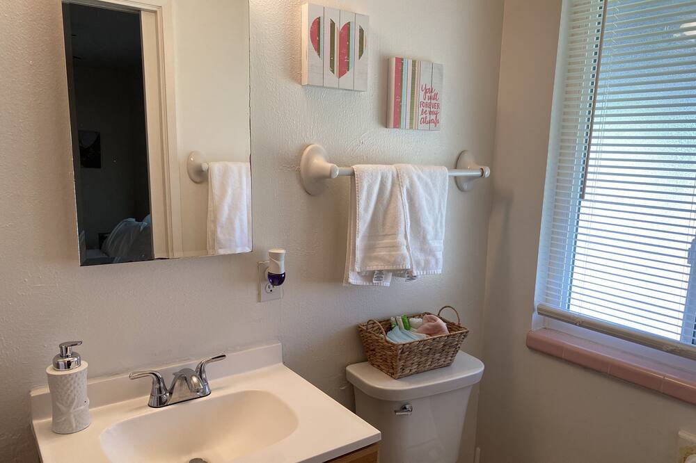 Photo of Bathroom in Foothill Farms