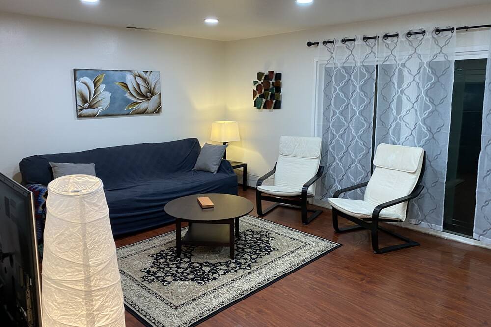 Photo of Livingroom in Foothill Farms