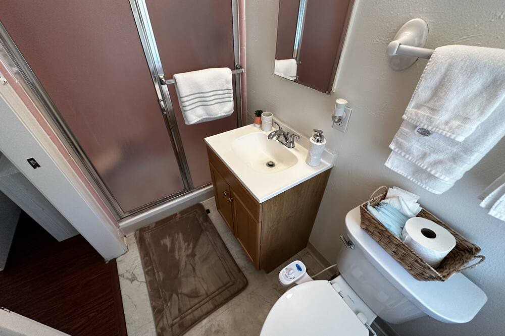 Photo of Bathroom in Foothill Farms