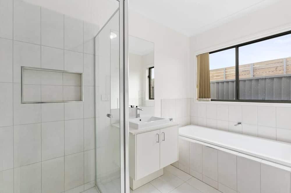 Photo of Others in Lara