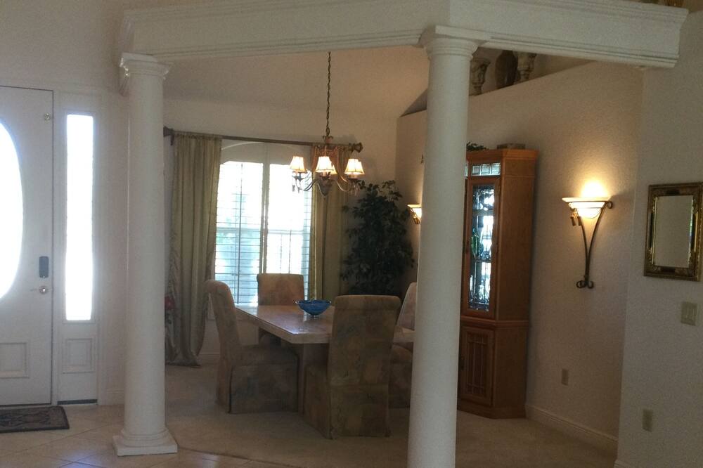 Photo of Livingroom in Long Meadow