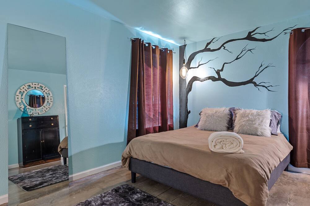 Photo of Bedroom in Knox - Henderson