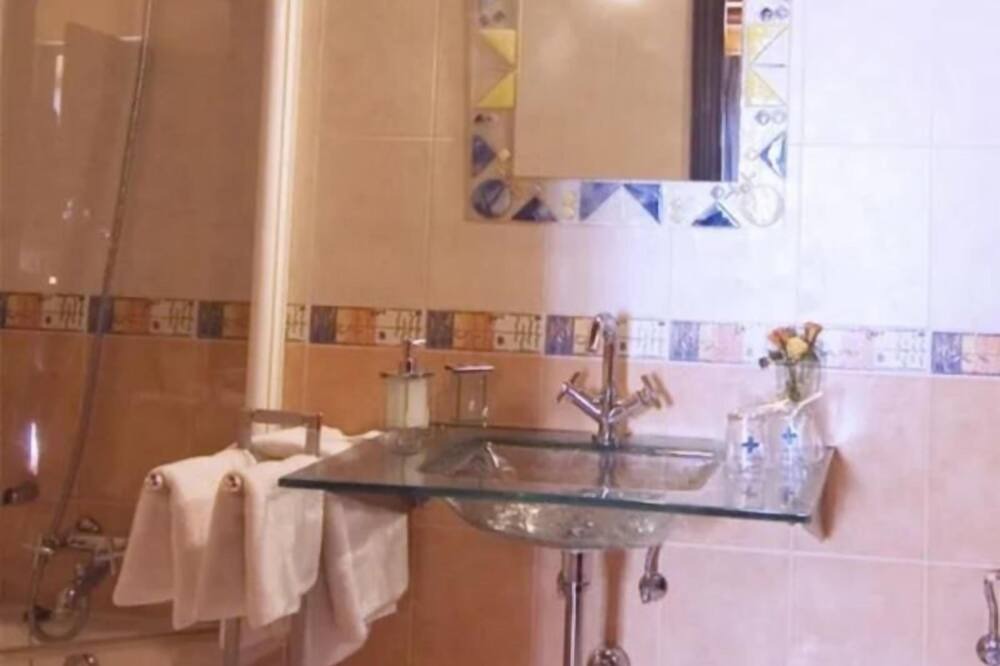 Photo of Bathroom in Tabladillo