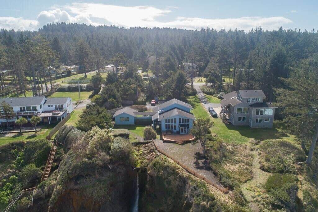 Photo of Outdoor in Coos Bay