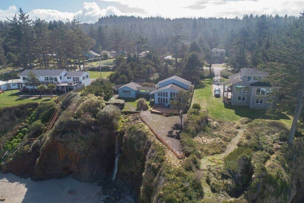 Photo of Outdoor in Coos Bay