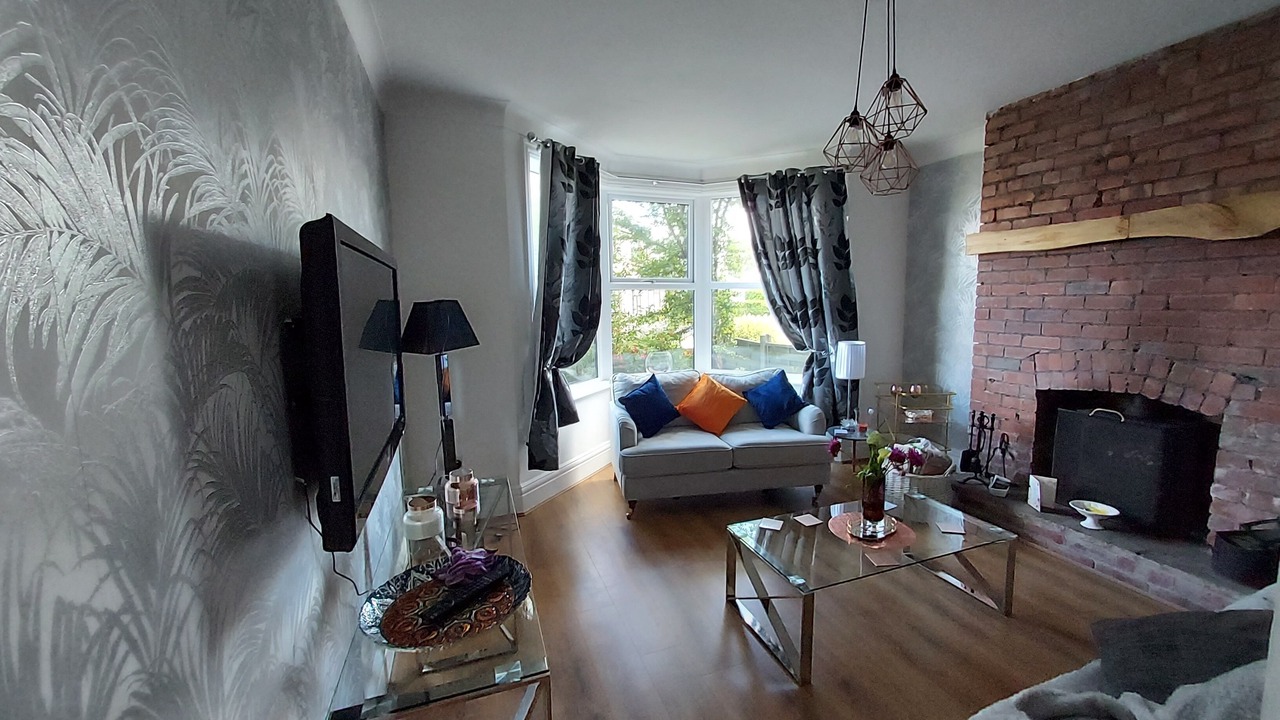 Photo of Livingroom in Bare