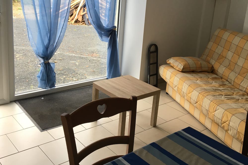 Photo of Livingroom in Solesmes