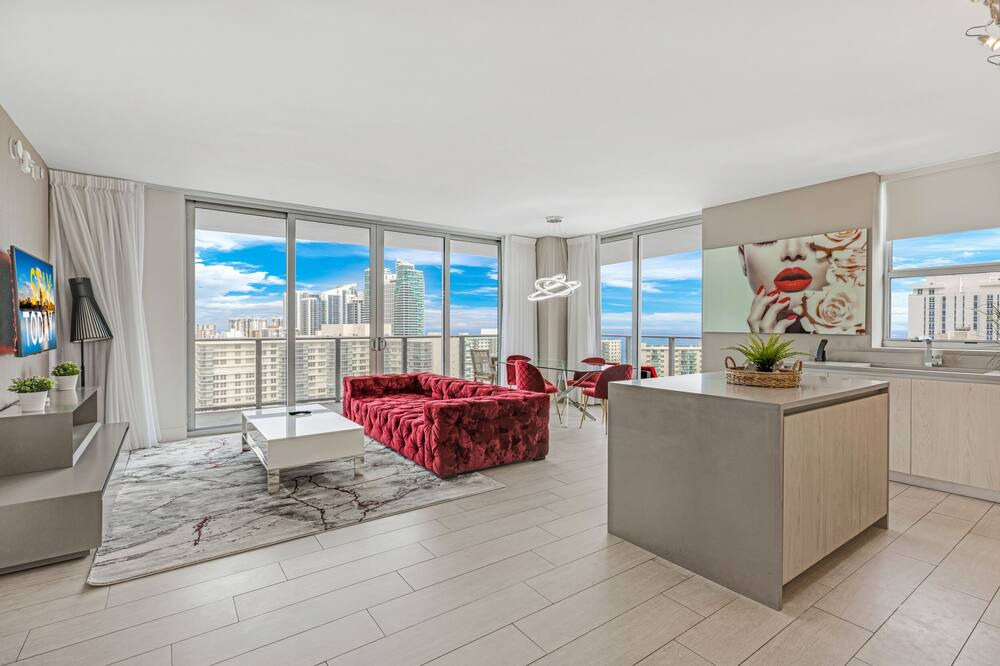 Photo of Livingroom in Hallandale Beach