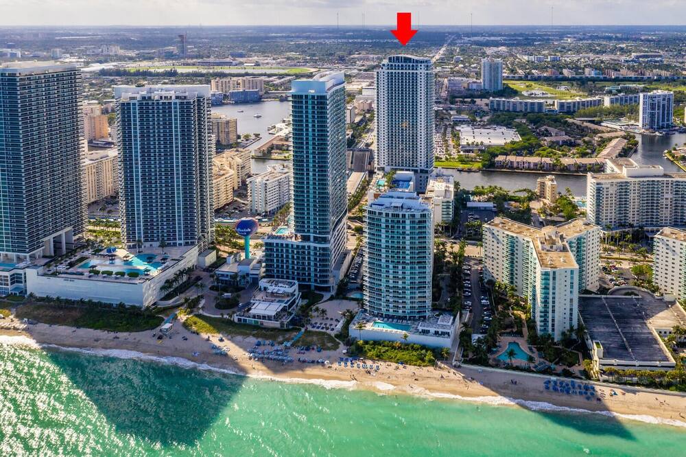 Photo of Outdoor in Hallandale Beach