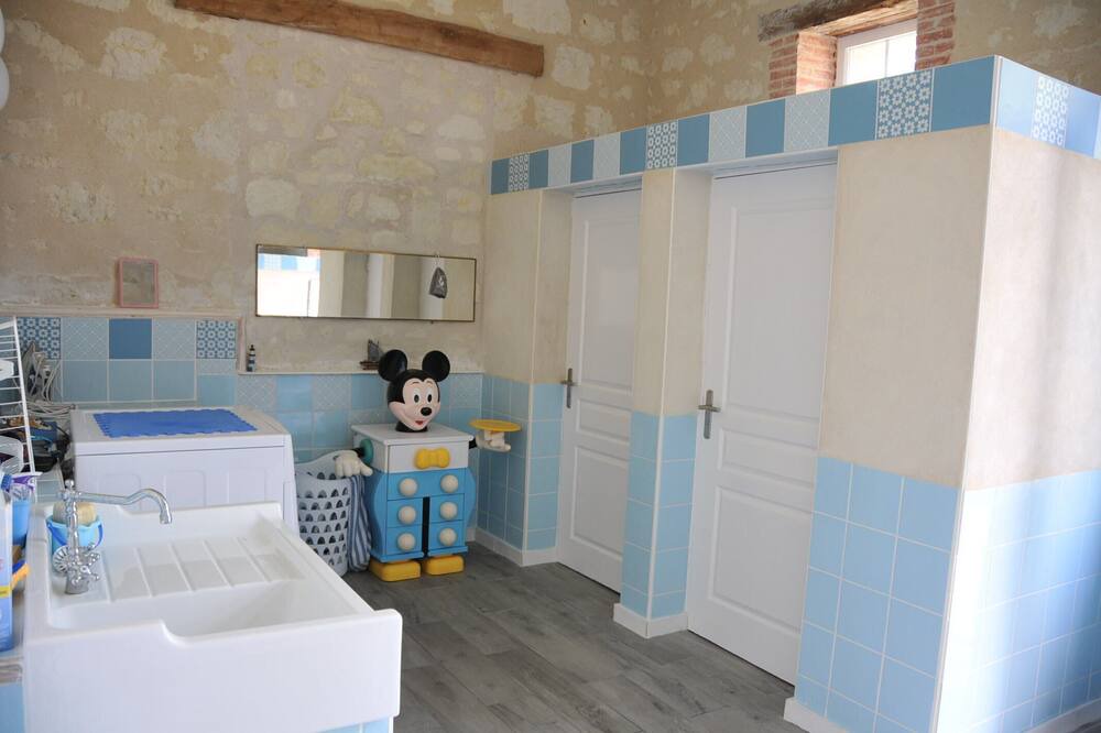 Photo of Bedroom in Brain-sur-Allonnes