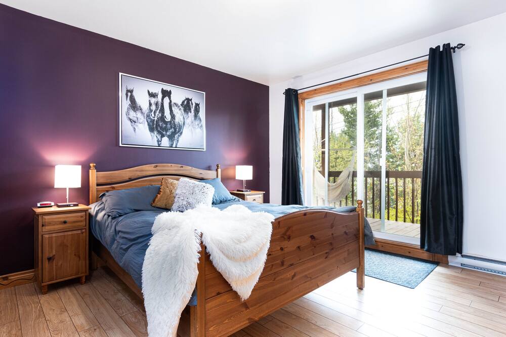 Photo of Bedroom in Baie-St-Paul