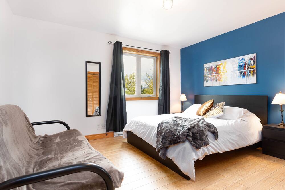 Photo of Bedroom in Baie-St-Paul