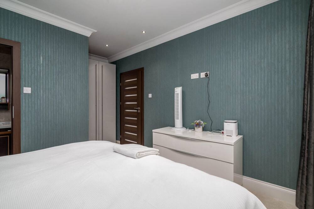 Photo of Bedroom in Hanger Hill