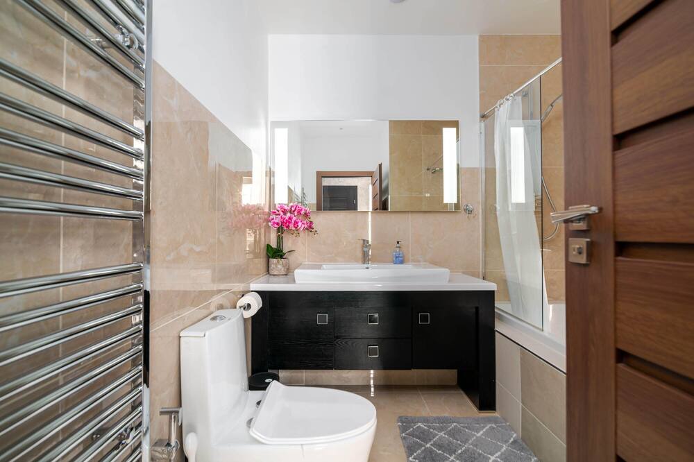 Photo of Bathroom in Hanger Hill