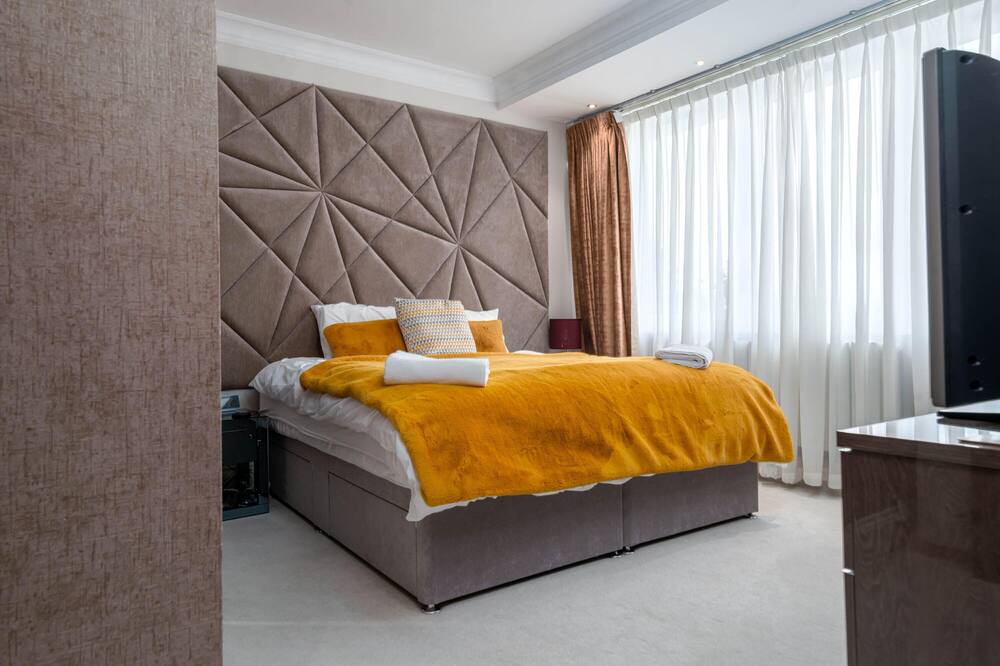 Photo of Bedroom in Hanger Hill