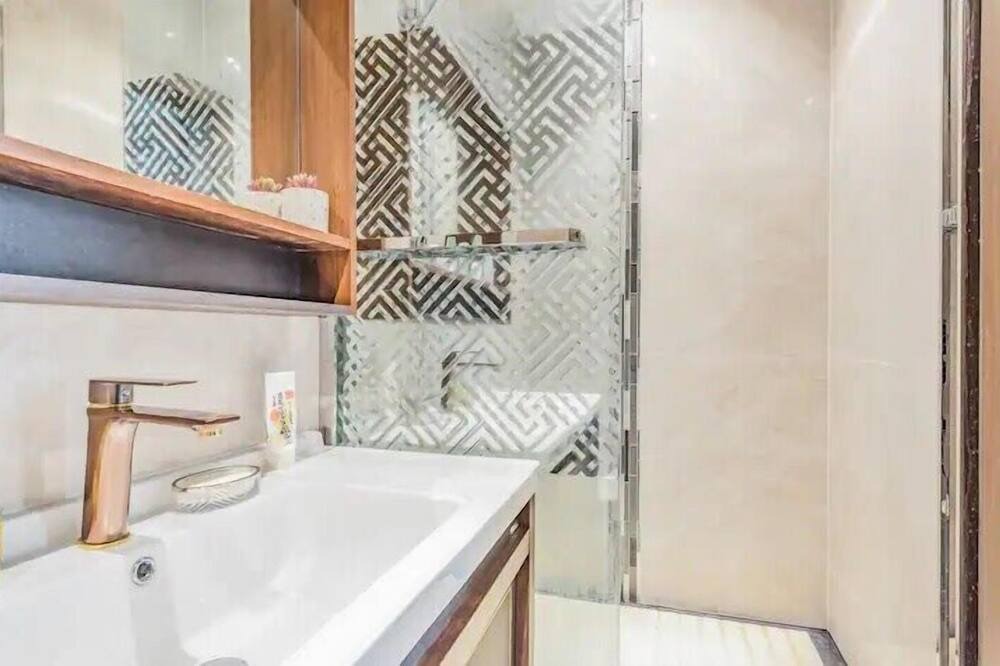 Photo of Bathroom in Hanger Hill