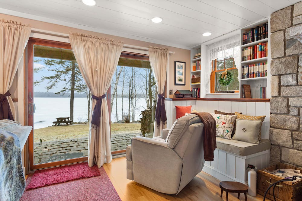 Photo of Livingroom in Ellsworth