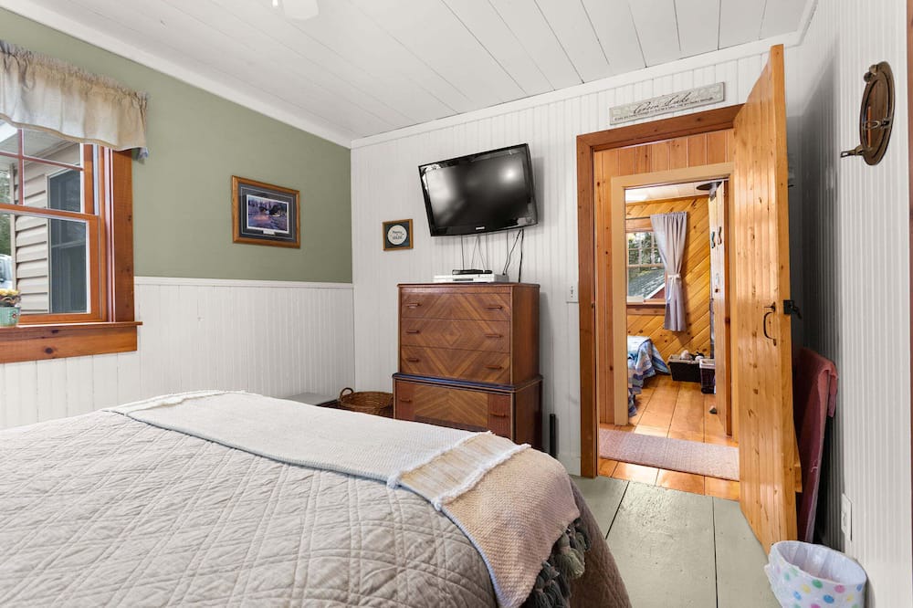 Photo of Bedroom in Ellsworth