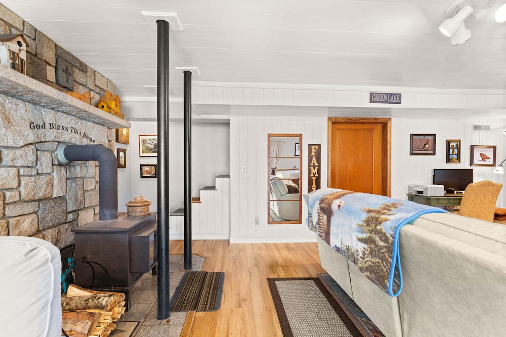 Photo of Bedroom in Ellsworth