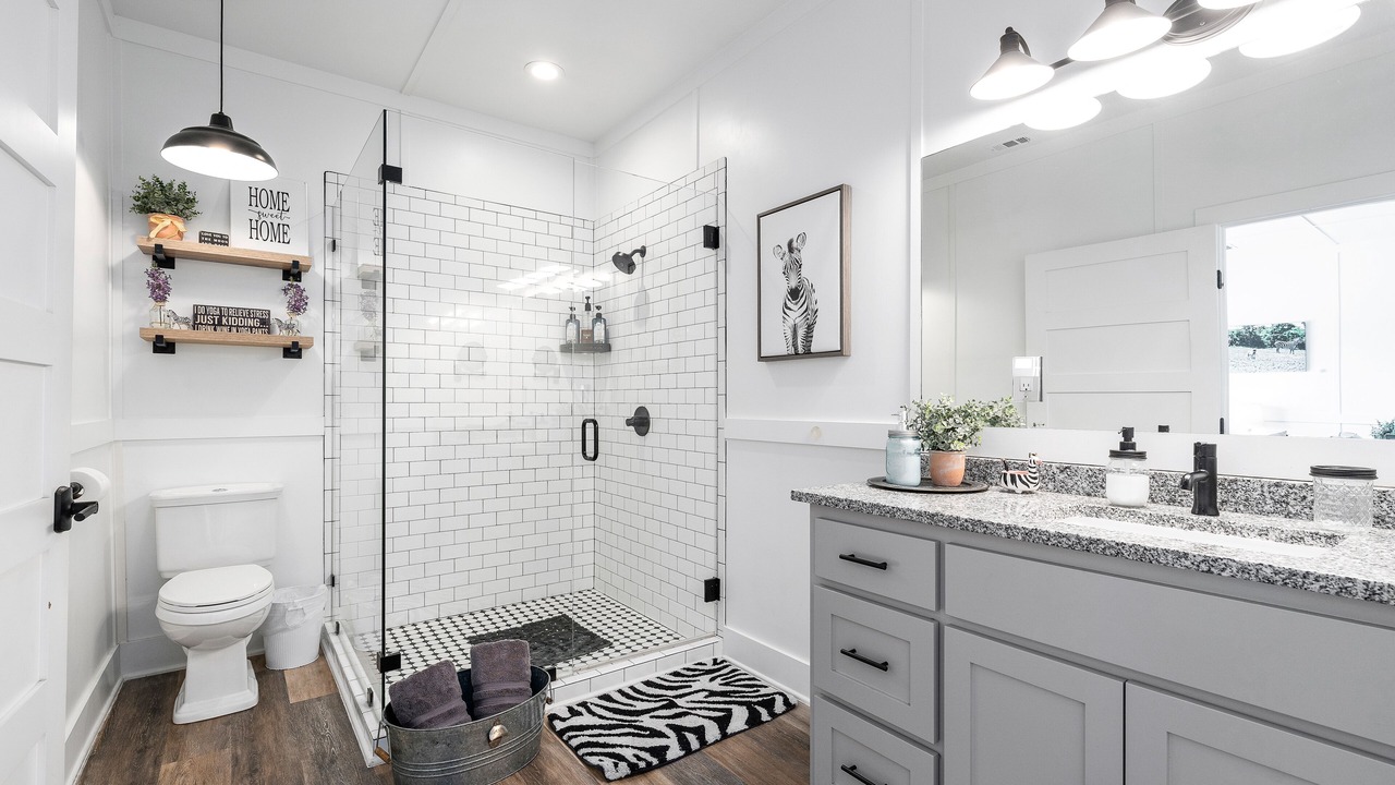 Photo of Bathroom in Leon Junction