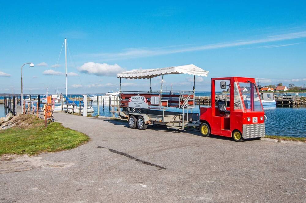 Photo of Others in Arø