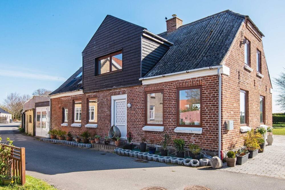 Photo of Others in Arø