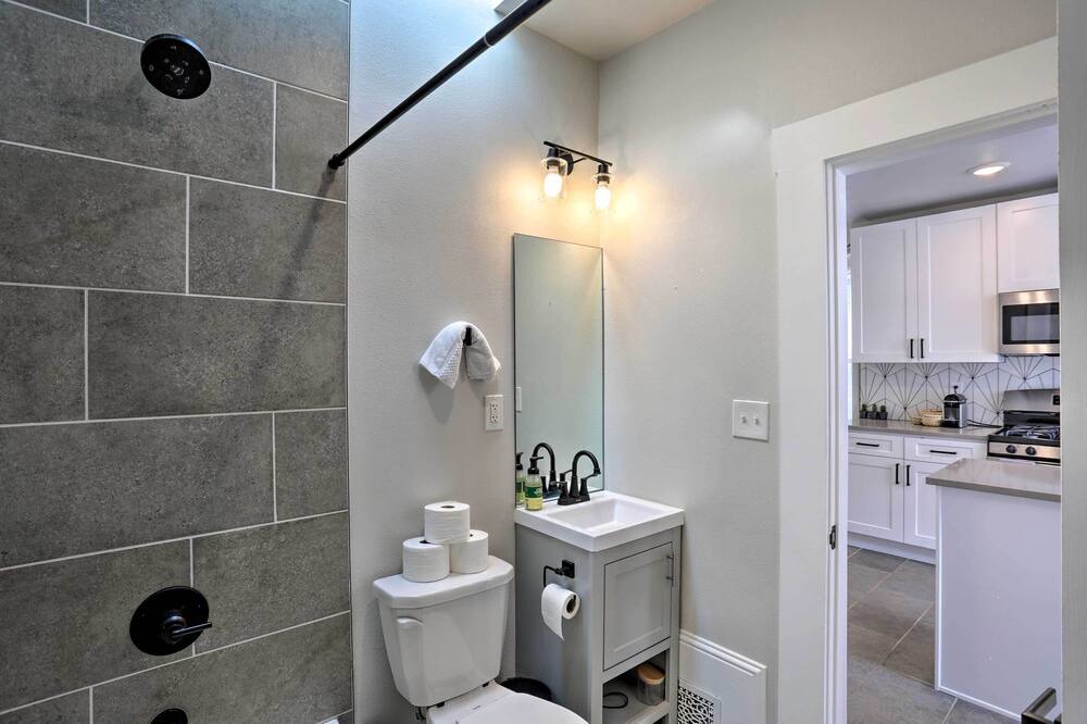 Photo of Bathroom in Speer