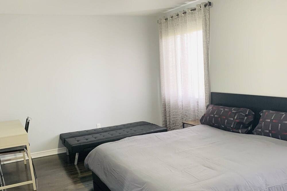 Photo of Bedroom in Richmond Hill