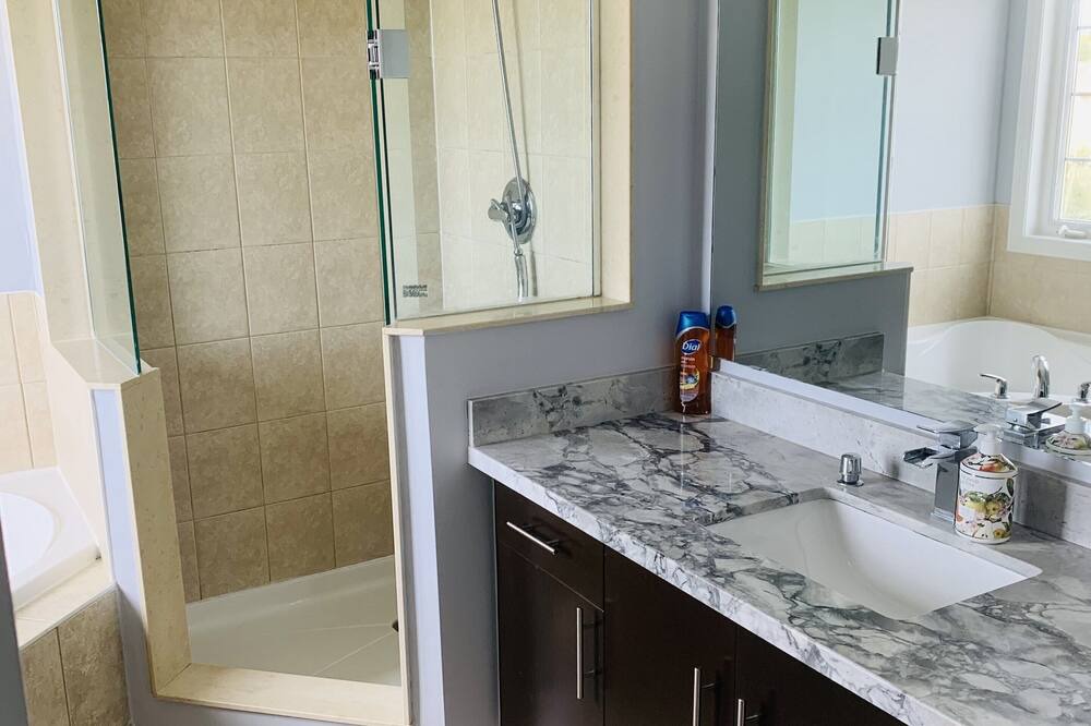 Photo of Bathroom in Richmond Hill