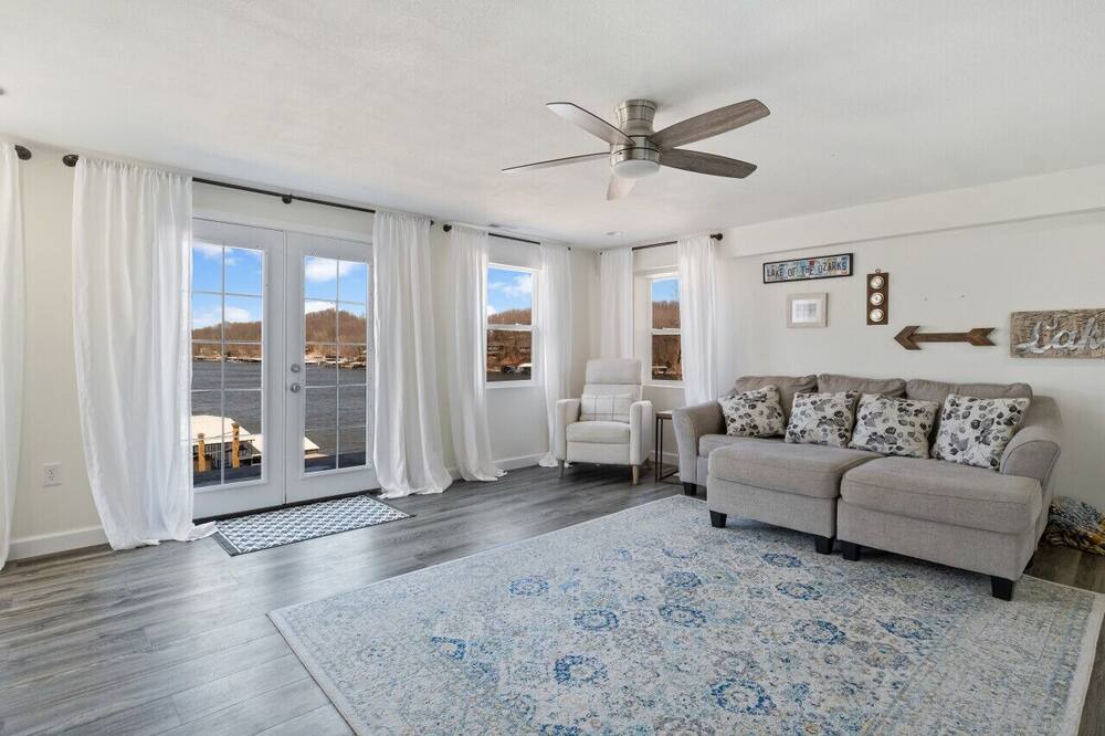 Photo of Bedroom in Sunrise Beach